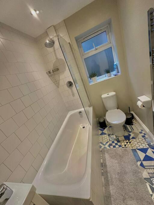 Lovely 2 Bedroom Ground Floor Flat With Garden. Londyn Zewnętrze zdjęcie
