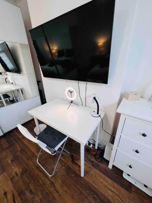 Lovely 2 Bedroom Ground Floor Flat With Garden. Londyn Zewnętrze zdjęcie