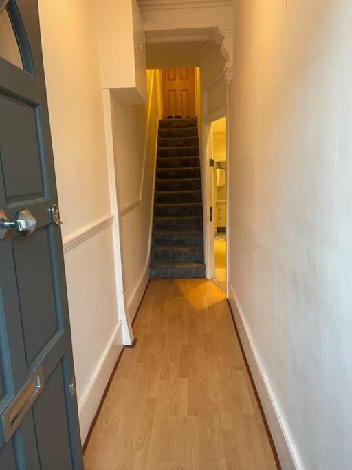 Lovely 2 Bedroom Ground Floor Flat With Garden. Londyn Zewnętrze zdjęcie
