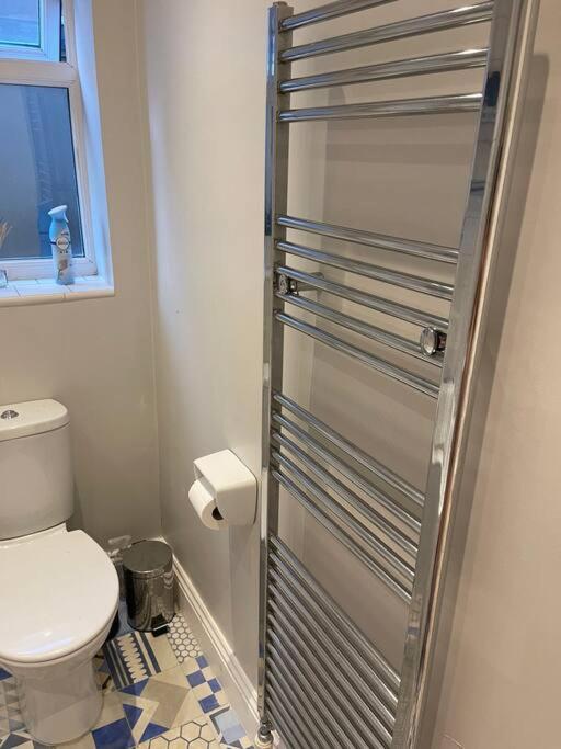 Lovely 2 Bedroom Ground Floor Flat With Garden. Londyn Zewnętrze zdjęcie