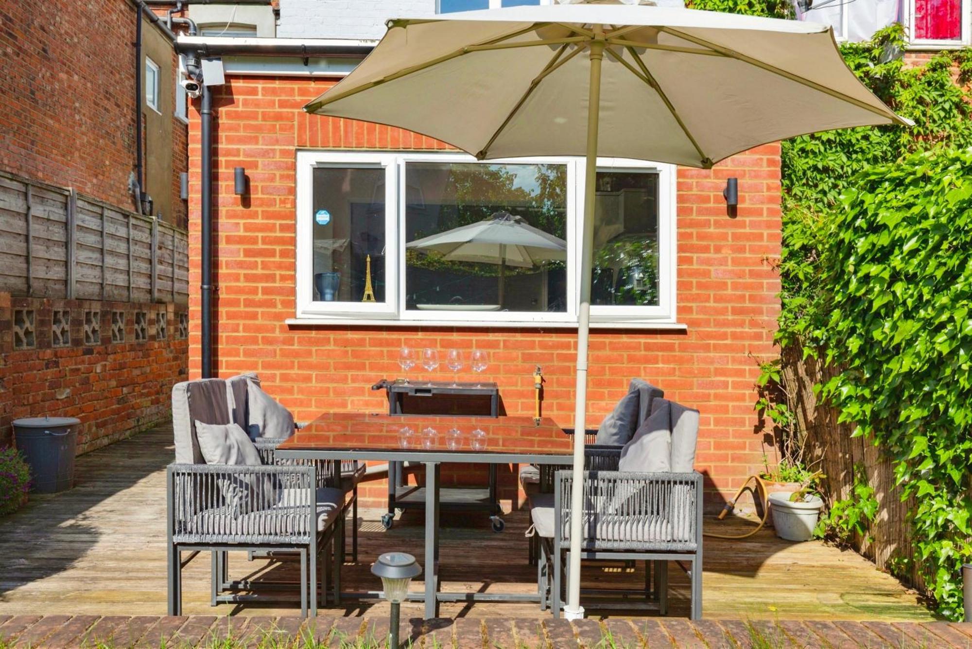 Lovely 2 Bedroom Ground Floor Flat With Garden. Londyn Zewnętrze zdjęcie
